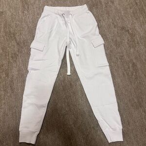 CARGO STYLE SWEATPANTS IN WHITE